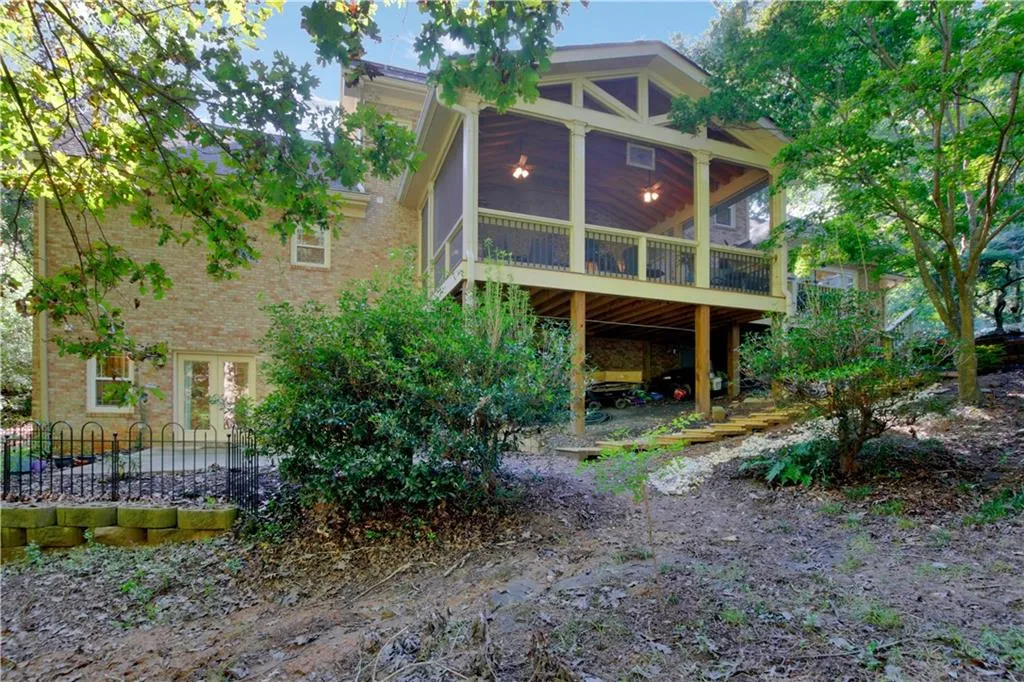 8080 Habersham Waters Road, Sandy Springs, Georgia 30350, 4 Bedrooms Bedrooms, ,3 BathroomsBathrooms,Residential,Sold,8080 Habersham Waters Road,6781557