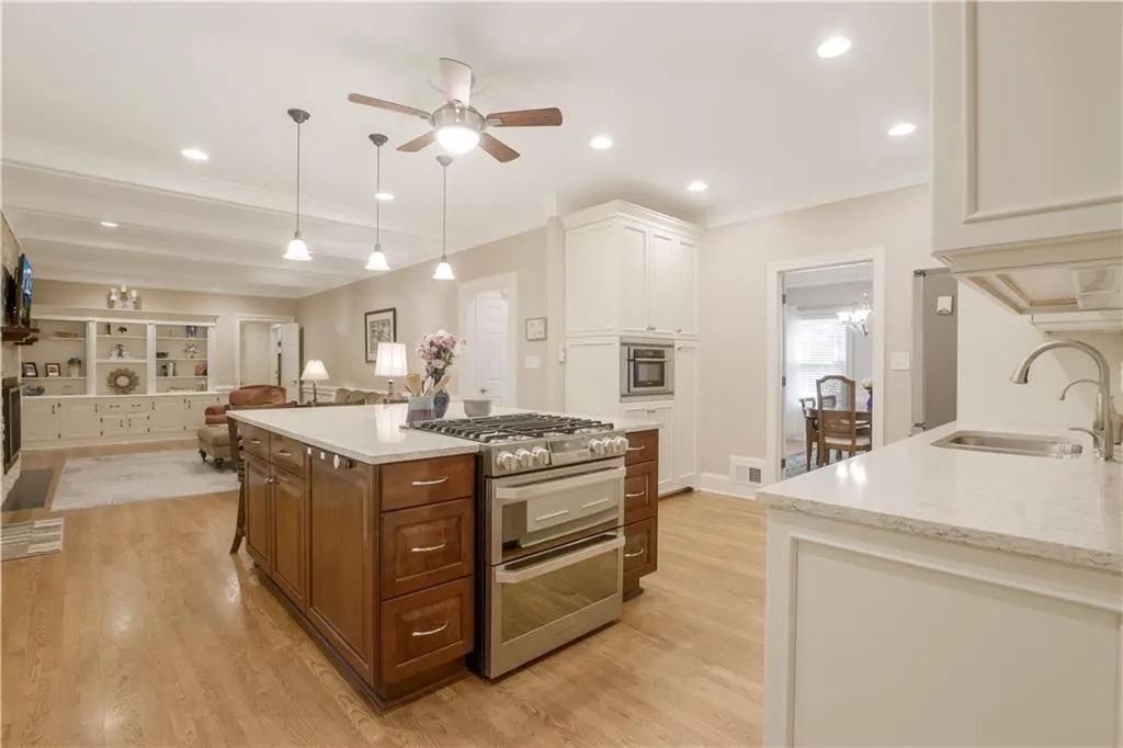 8080 Habersham Waters Road, Sandy Springs, Georgia 30350, 4 Bedrooms Bedrooms, ,3 BathroomsBathrooms,Residential,Sold,8080 Habersham Waters Road,6781557