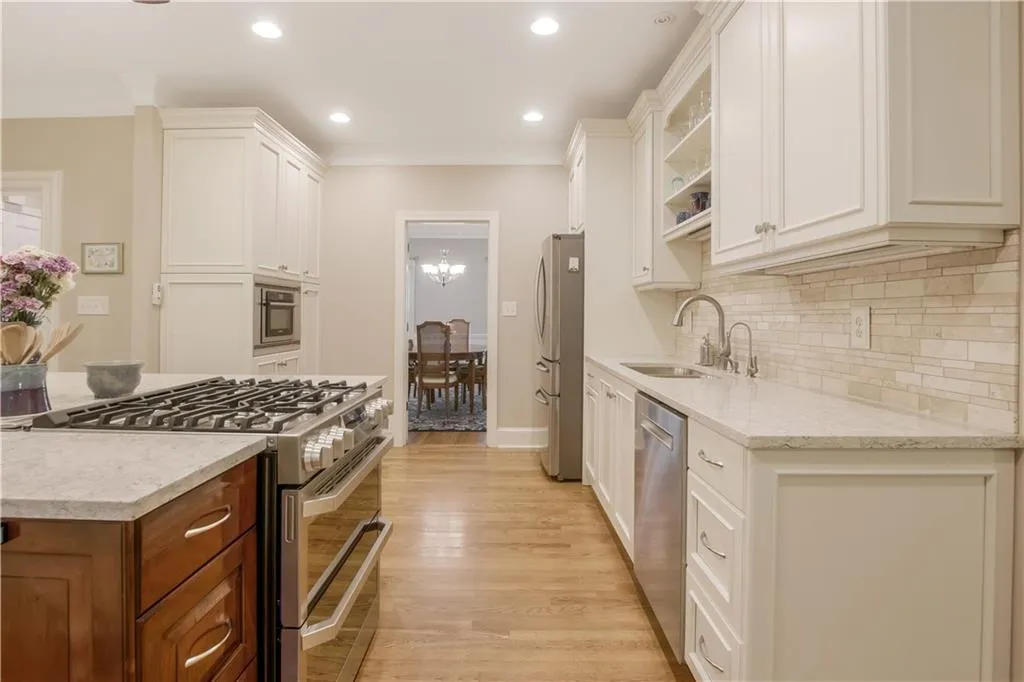8080 Habersham Waters Road, Sandy Springs, Georgia 30350, 4 Bedrooms Bedrooms, ,3 BathroomsBathrooms,Residential,Sold,8080 Habersham Waters Road,6781557