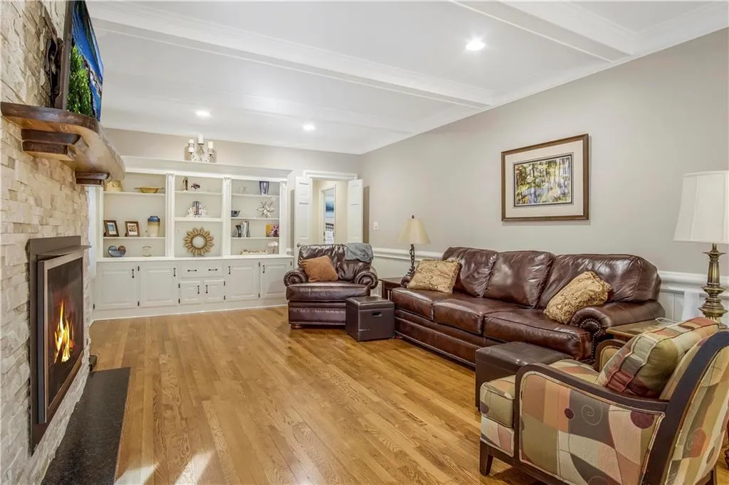 8080 Habersham Waters Road, Sandy Springs, Georgia 30350, 4 Bedrooms Bedrooms, ,3 BathroomsBathrooms,Residential,Sold,8080 Habersham Waters Road,6781557