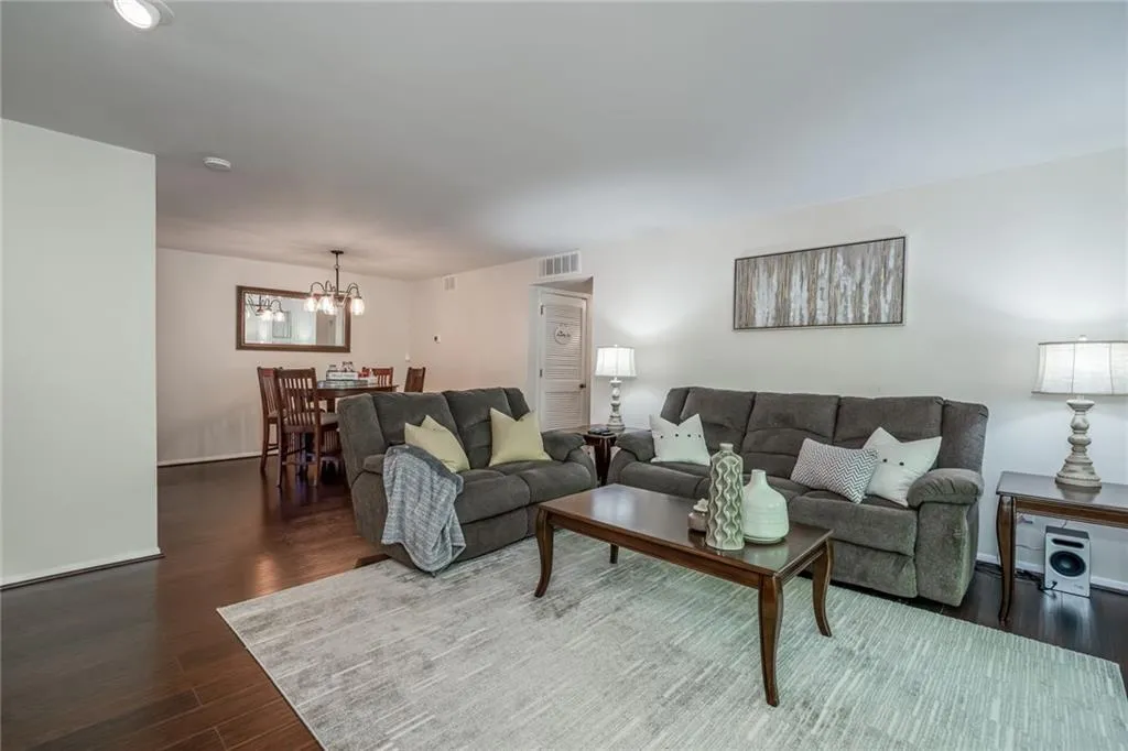 908 Woodcliff Drive Unit 908, Sandy Springs, Georgia 30350, 2 Bedrooms Bedrooms, ,2 BathroomsBathrooms,Residential,Sold,908 Woodcliff Drive Unit 908,6715175 908 Woodcliff Drive Unit 908, Sandy Springs, Georgia 30350, 2 Bedrooms Bedrooms, ,2 BathroomsBathrooms,Residential,Sold,908 Woodcliff Drive Unit 908,6715175