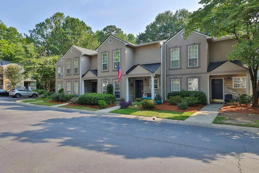 602 Masons Creek Circle, Sandy Springs, Georgia 30350, 2 Bedrooms Bedrooms, ,2 BathroomsBathrooms,Residential,Sold,602 Masons Creek Circle,7232735
