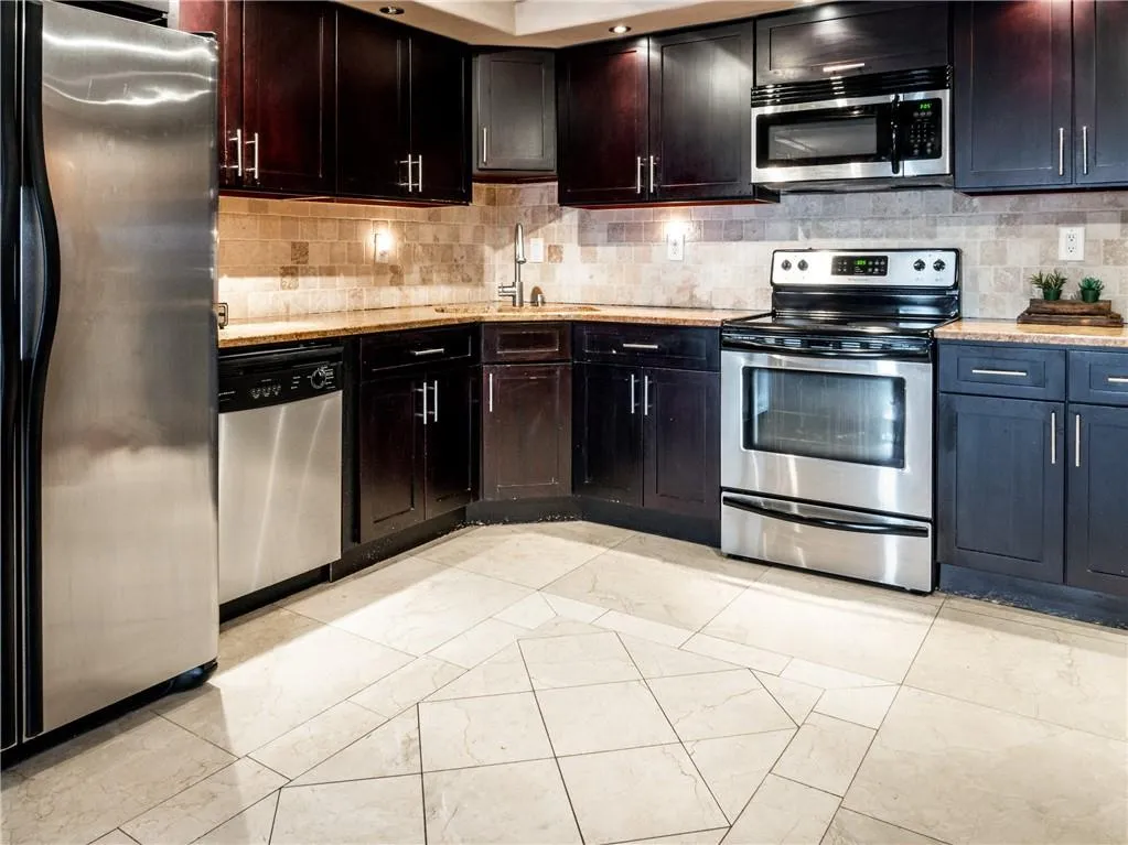 795 Hammond Drive Ne Unit 1013, Atlanta, Georgia 30328, 2 Bedrooms Bedrooms, ,2 BathroomsBathrooms,Residential,Sold,795 Hammond Drive Ne Unit 1013,6112765