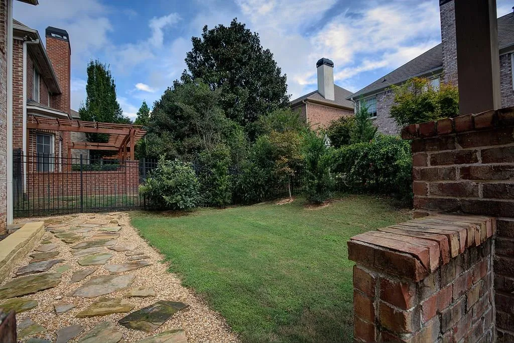 285 Wembley Circle, Sandy Springs, Georgia 30328, 4 Bedrooms Bedrooms, ,3 BathroomsBathrooms,Residential,Sold,285 Wembley Circle,6079143