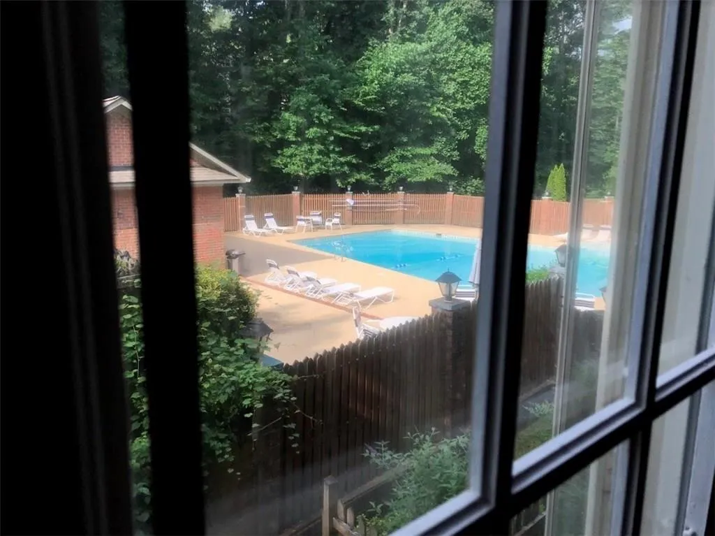 208 Brandywine Circle, Sandy Springs, Georgia 30350, 3 Bedrooms Bedrooms, ,3 BathroomsBathrooms,Residential,Sold,208 Brandywine Circle,6024022