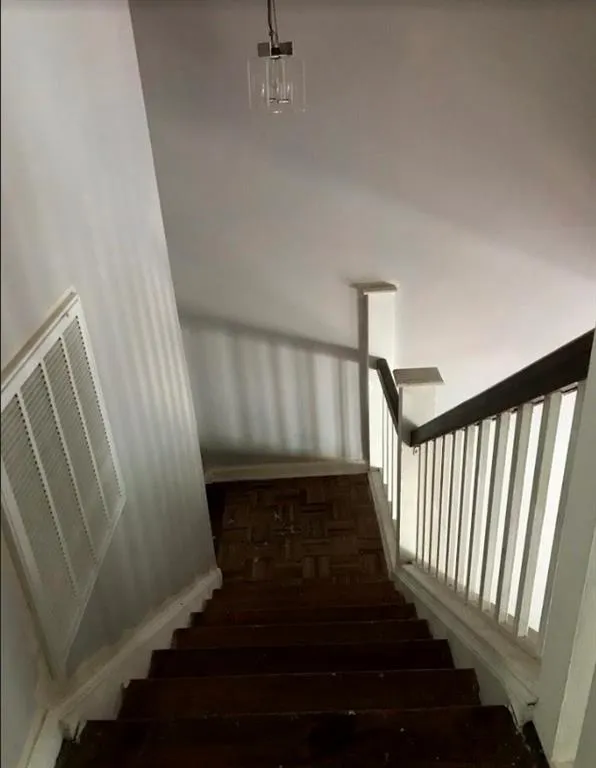 208 Brandywine Circle, Sandy Springs, Georgia 30350, 3 Bedrooms Bedrooms, ,3 BathroomsBathrooms,Residential,Sold,208 Brandywine Circle,6024022