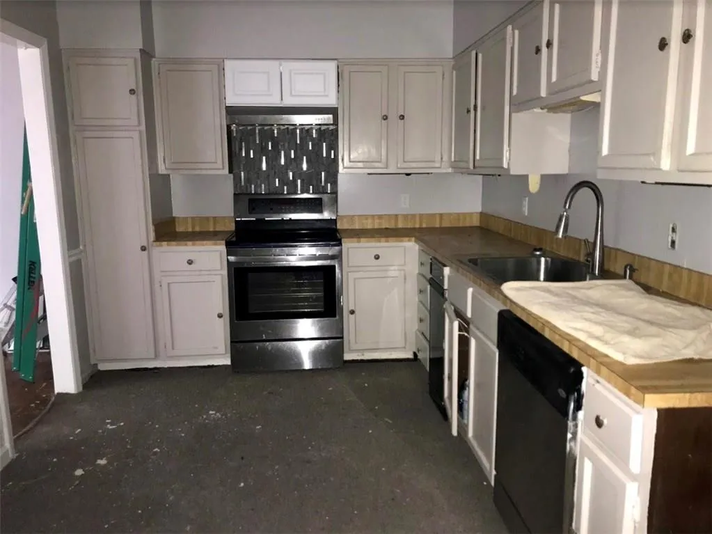 208 Brandywine Circle, Sandy Springs, Georgia 30350, 3 Bedrooms Bedrooms, ,3 BathroomsBathrooms,Residential,Sold,208 Brandywine Circle,6024022