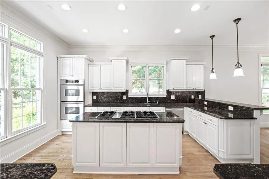 576 Cliftwood Court, Sandy Springs, Georgia 30328, 5 Bedrooms Bedrooms, ,5 BathroomsBathrooms,Residential,Sold,576 Cliftwood Court,7584215