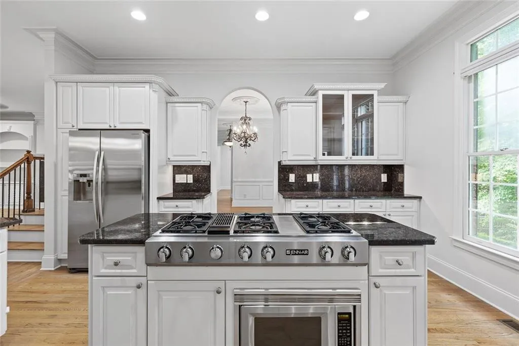 576 Cliftwood Court, Sandy Springs, Georgia 30328, 5 Bedrooms Bedrooms, ,5 BathroomsBathrooms,Residential,Sold,576 Cliftwood Court,7584215