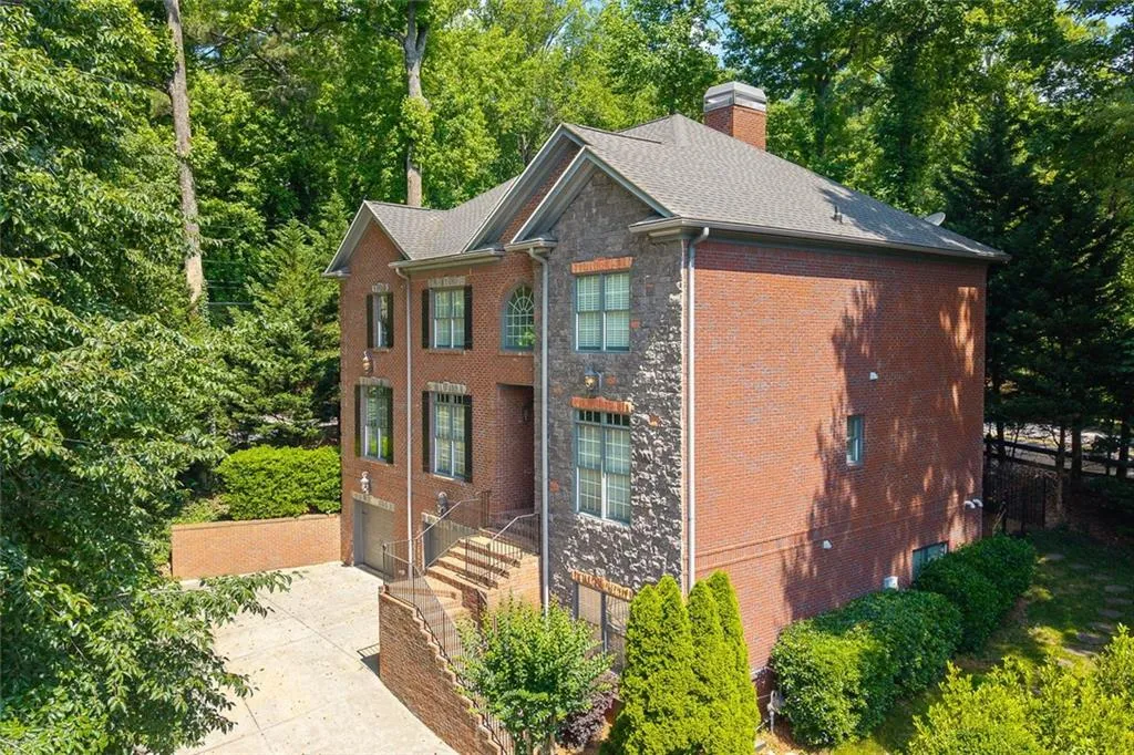 576 Cliftwood Court, Sandy Springs, Georgia 30328, 5 Bedrooms Bedrooms, ,5 BathroomsBathrooms,Residential,Sold,576 Cliftwood Court,7584215