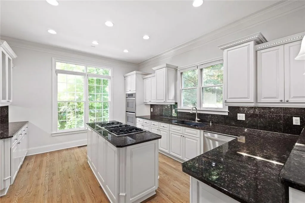 576 Cliftwood Court, Sandy Springs, Georgia 30328, 5 Bedrooms Bedrooms, ,5 BathroomsBathrooms,Residential,Sold,576 Cliftwood Court,7584215