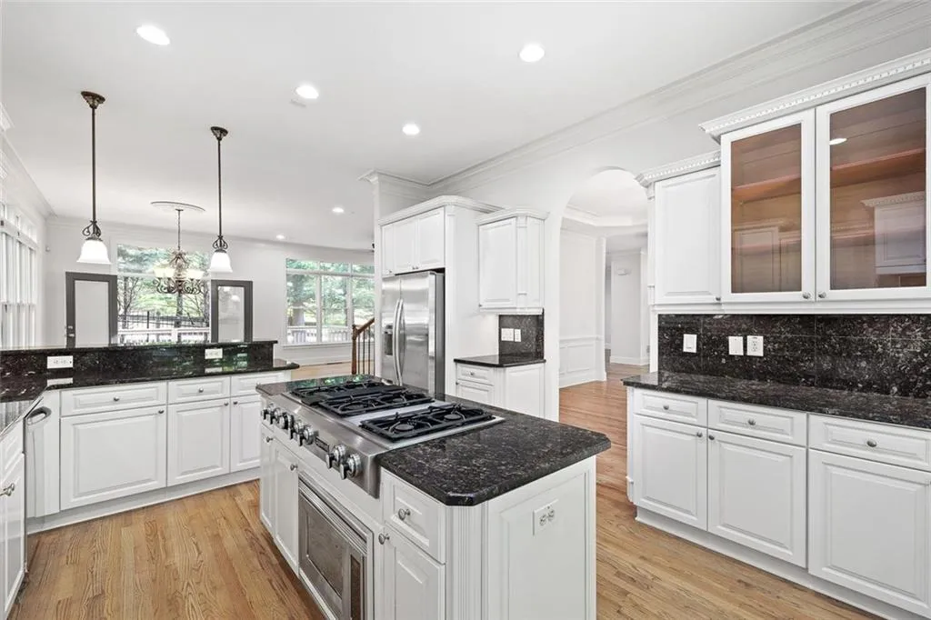 576 Cliftwood Court, Sandy Springs, Georgia 30328, 5 Bedrooms Bedrooms, ,5 BathroomsBathrooms,Residential,Sold,576 Cliftwood Court,7584215