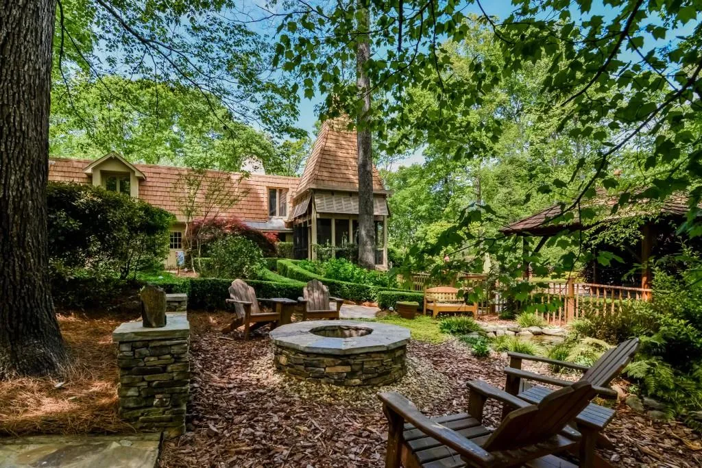 4512 River Rill Court, Atlanta, Georgia 30327, 6 Bedrooms Bedrooms, ,5 BathroomsBathrooms,Residential,Sold,4512 River Rill Court,5680614