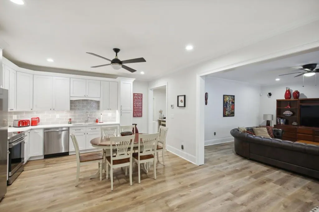 612 Windsor Parkway, Atlanta, Georgia 30342, 5 Bedrooms Bedrooms, ,5 BathroomsBathrooms,Residential,Sold,612 Windsor Parkway,7217200