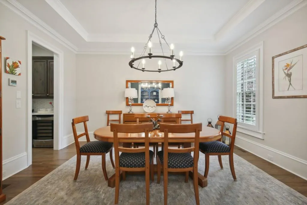 612 Windsor Parkway, Atlanta, Georgia 30342, 5 Bedrooms Bedrooms, ,5 BathroomsBathrooms,Residential,Sold,612 Windsor Parkway,7217200