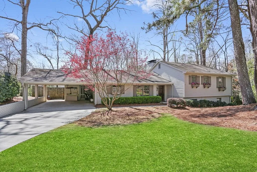 425 Forest Valley Road, Sandy Springs, Georgia 30342, 4 Bedrooms Bedrooms, ,3 BathroomsBathrooms,Residential,Sold,425 Forest Valley Road,5983920