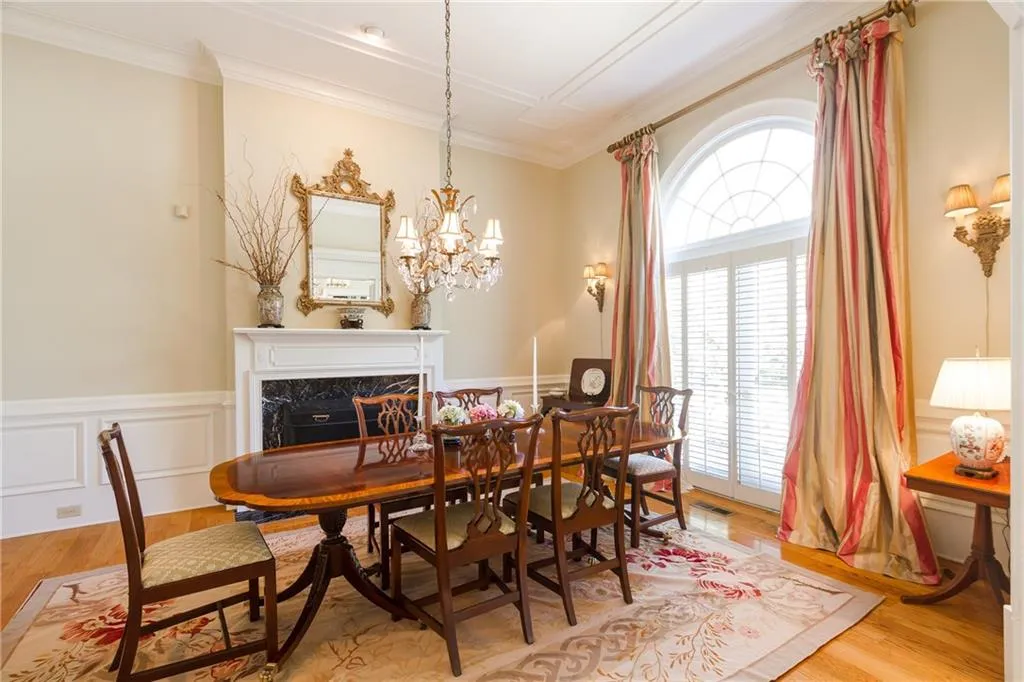1280 W Wesley Road Nw, Atlanta, Georgia 30327, 4 Bedrooms Bedrooms, ,2 BathroomsBathrooms,Residential,Sold,1280 W Wesley Road Nw,5830983