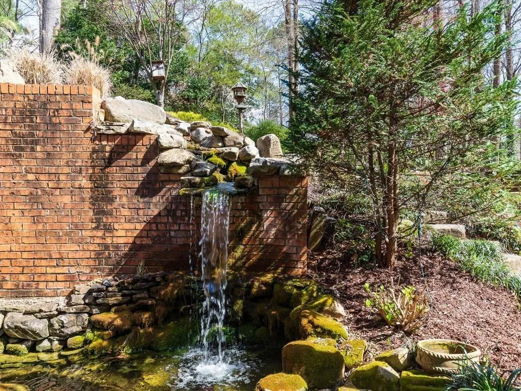 9985 Huntcliff Trace, Sandy Springs, Georgia 30350, 5 Bedrooms Bedrooms, ,4 BathroomsBathrooms,Residential,Sold,9985 Huntcliff Trace,6555078