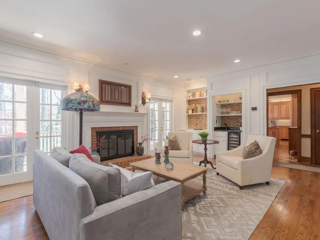 9985 Huntcliff Trace, Sandy Springs, Georgia 30350, 5 Bedrooms Bedrooms, ,4 BathroomsBathrooms,Residential,Sold,9985 Huntcliff Trace,6555078