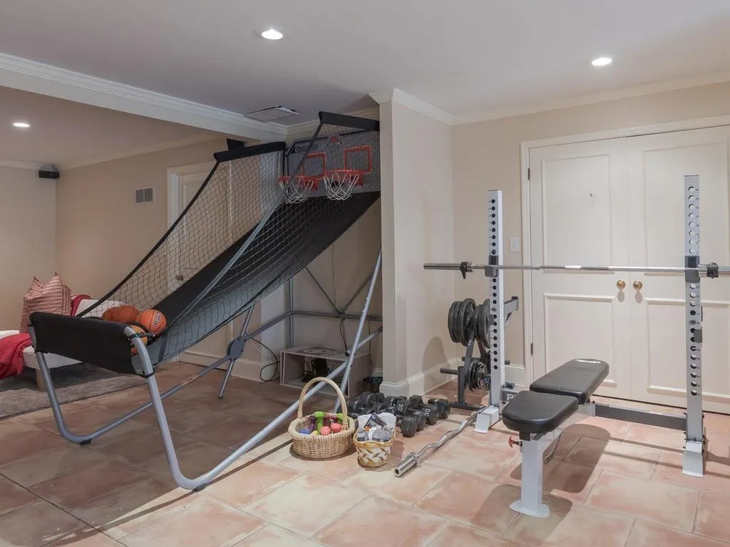 9985 Huntcliff Trace, Sandy Springs, Georgia 30350, 5 Bedrooms Bedrooms, ,4 BathroomsBathrooms,Residential,Sold,9985 Huntcliff Trace,6555078