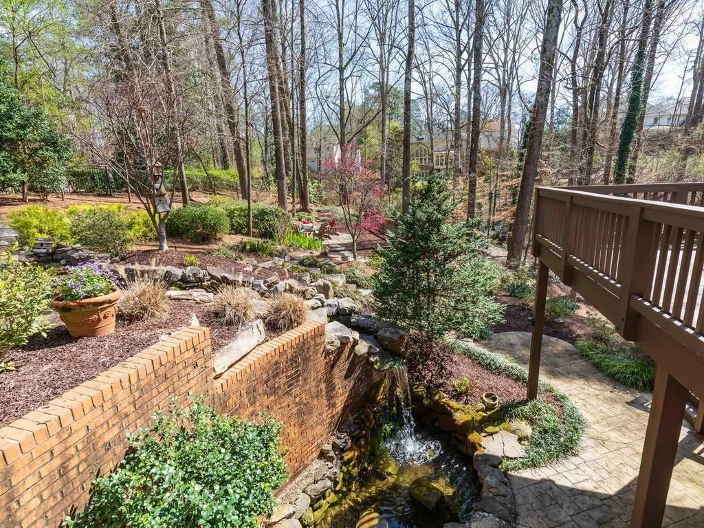 9985 Huntcliff Trace, Sandy Springs, Georgia 30350, 5 Bedrooms Bedrooms, ,4 BathroomsBathrooms,Residential,Sold,9985 Huntcliff Trace,6555078