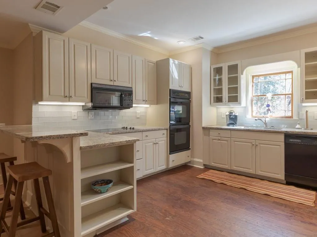9985 Huntcliff Trace, Sandy Springs, Georgia 30350, 5 Bedrooms Bedrooms, ,4 BathroomsBathrooms,Residential,Sold,9985 Huntcliff Trace,6555078