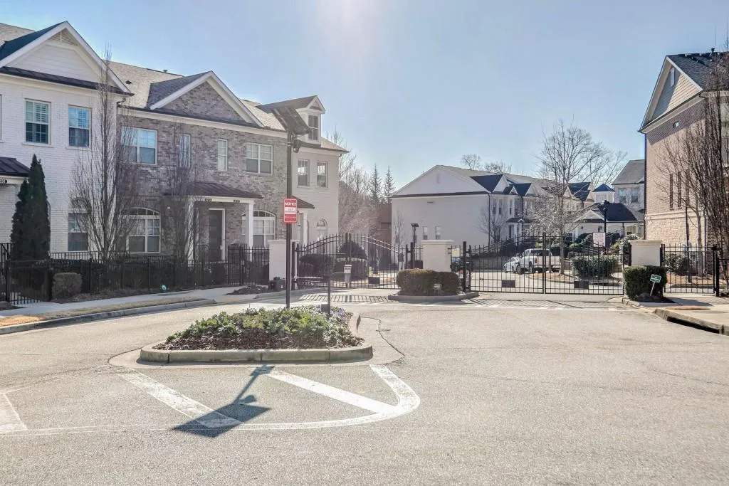 4236 Deming Circle, Atlanta, Georgia 30342, 3 Bedrooms Bedrooms, ,3 BathroomsBathrooms,Residential,Sold,4236 Deming Circle,7524522