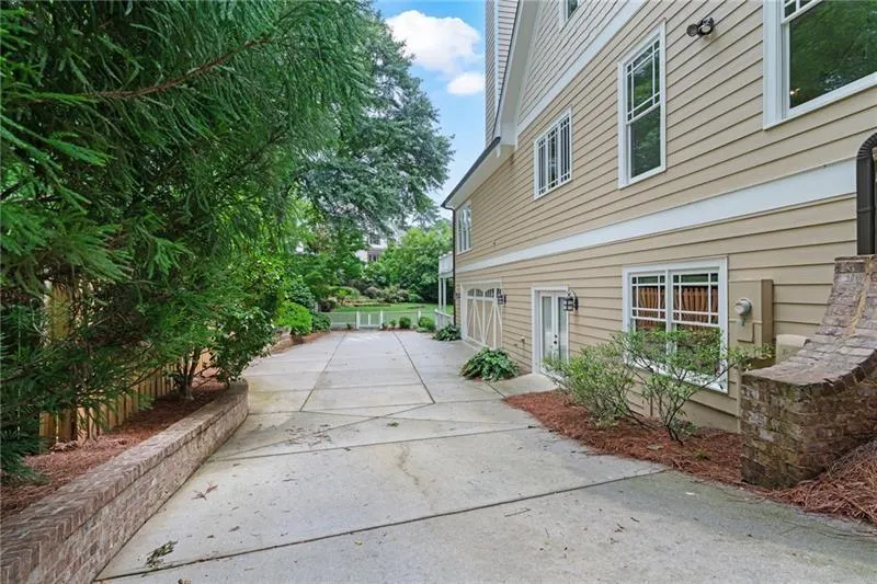 2697 N Thompson Road Ne, Atlanta, Georgia 30319, 4 Bedrooms Bedrooms, ,3 BathroomsBathrooms,Residential,For Sale,2697 N Thompson Road Ne,7616703