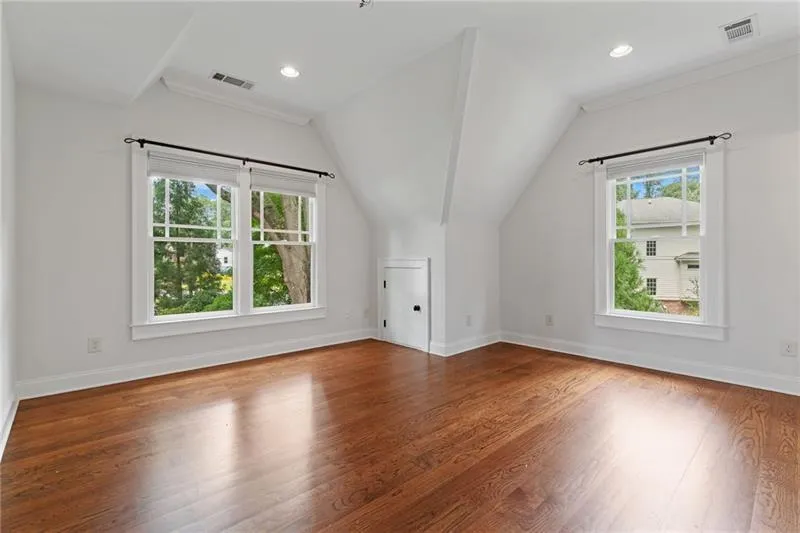 Secondary bedroom upper