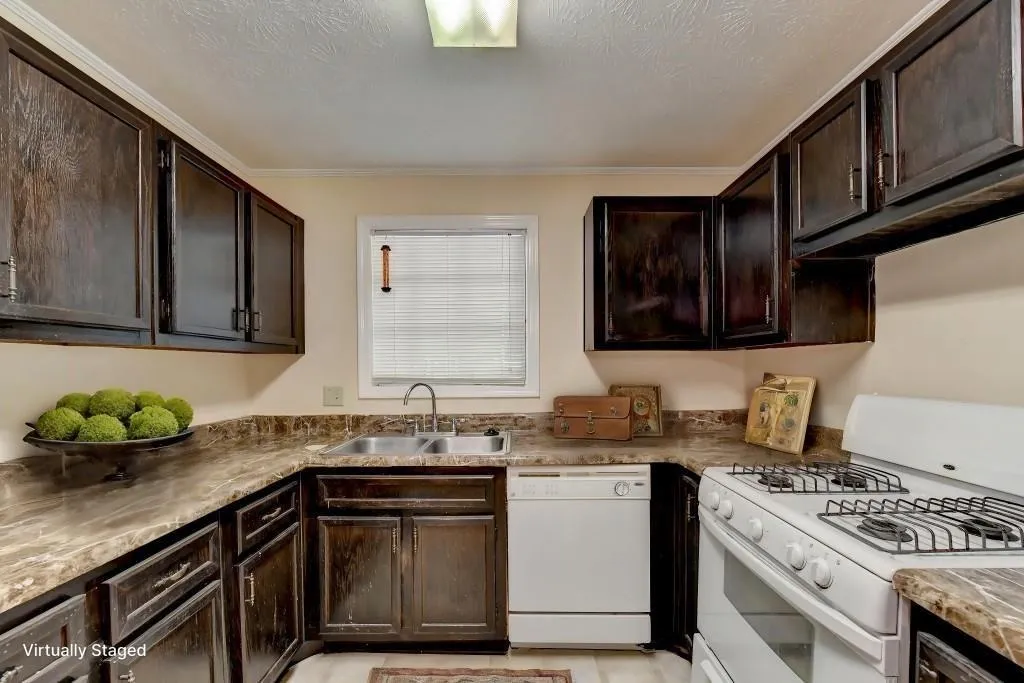 102 Gettysburg Place, Sandy Springs, Georgia 30350, 2 Bedrooms Bedrooms, ,1 BathroomBathrooms,Residential,For Sale,102 Gettysburg Place,7397821