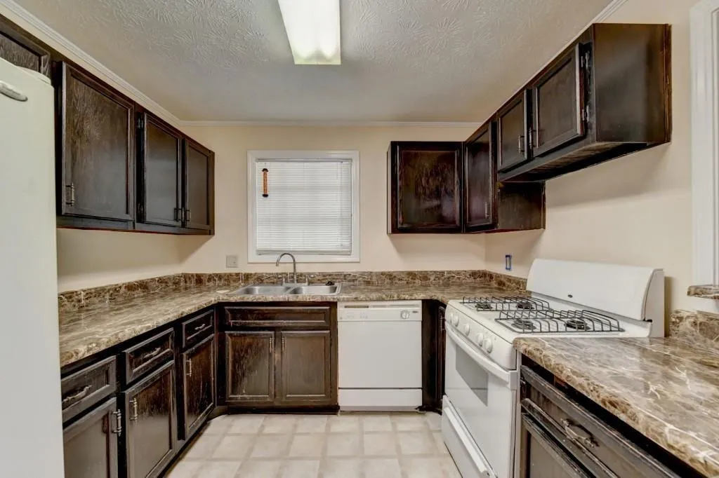 102 Gettysburg Place, Sandy Springs, Georgia 30350, 2 Bedrooms Bedrooms, ,1 BathroomBathrooms,Residential,For Sale,102 Gettysburg Place,7397821