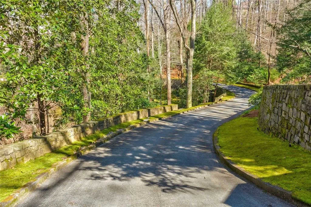 5975 Winterthur Ridge, Atlanta, Georgia 30328, 7 Bedrooms Bedrooms, ,8 BathroomsBathrooms,Residential,Sold,5975 Winterthur Ridge,6508153