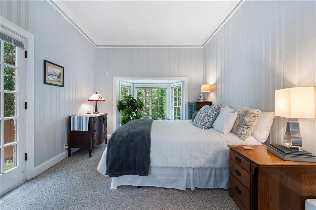 4105 Peachtree Dunwoody Road Ne, Atlanta, Georgia 30342, 3 Bedrooms Bedrooms, ,3 BathroomsBathrooms,Residential,For Sale,4105 Peachtree Dunwoody Road Ne,7576670