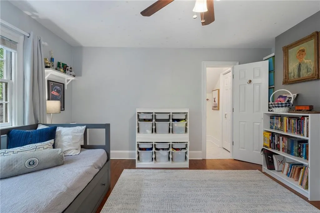 4105 Peachtree Dunwoody Road Ne, Atlanta, Georgia 30342, 3 Bedrooms Bedrooms, ,3 BathroomsBathrooms,Residential,For Sale,4105 Peachtree Dunwoody Road Ne,7576670