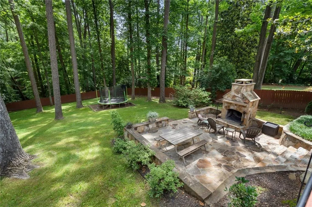 4105 Peachtree Dunwoody Road Ne, Atlanta, Georgia 30342, 3 Bedrooms Bedrooms, ,3 BathroomsBathrooms,Residential,For Sale,4105 Peachtree Dunwoody Road Ne,7576670