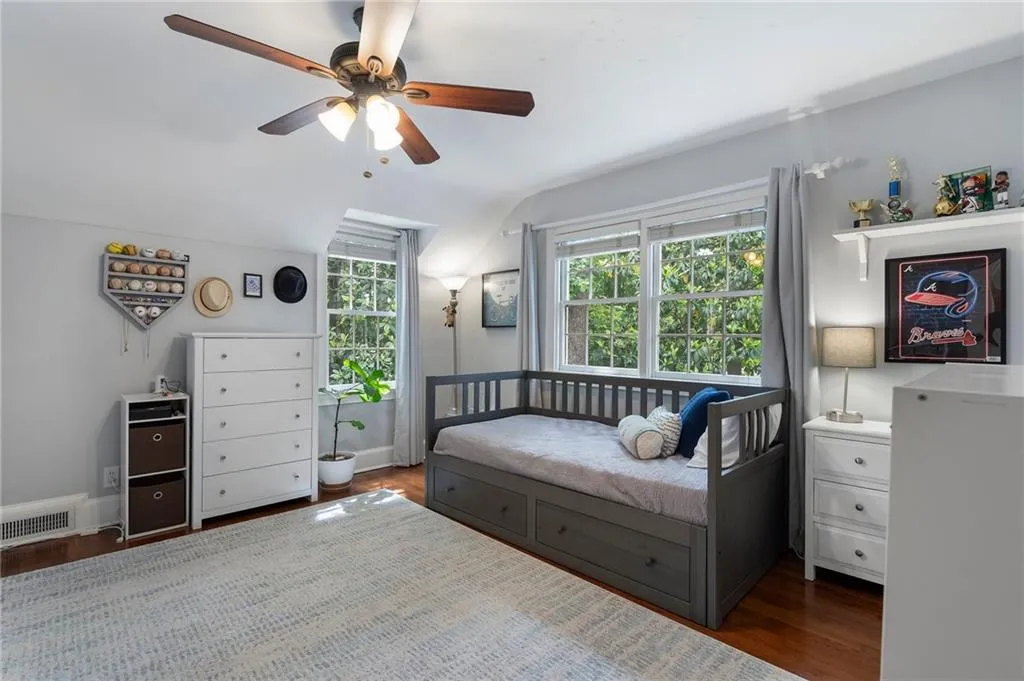 4105 Peachtree Dunwoody Road Ne, Atlanta, Georgia 30342, 3 Bedrooms Bedrooms, ,3 BathroomsBathrooms,Residential,For Sale,4105 Peachtree Dunwoody Road Ne,7576670