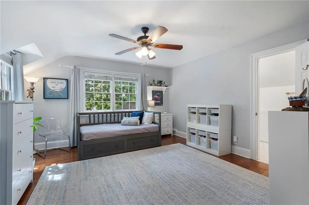 4105 Peachtree Dunwoody Road Ne, Atlanta, Georgia 30342, 3 Bedrooms Bedrooms, ,3 BathroomsBathrooms,Residential,For Sale,4105 Peachtree Dunwoody Road Ne,7576670