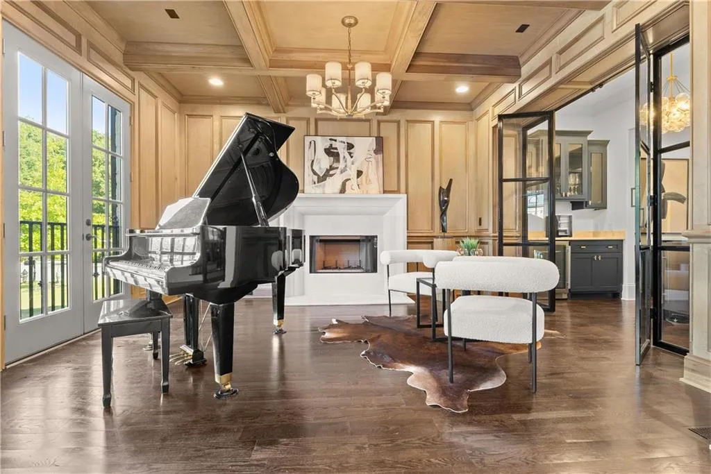 210 Rivermere Way, Sandy Springs, Georgia 30350, 6 Bedrooms Bedrooms, ,5 BathroomsBathrooms,Residential,Sold,210 Rivermere Way,7453388