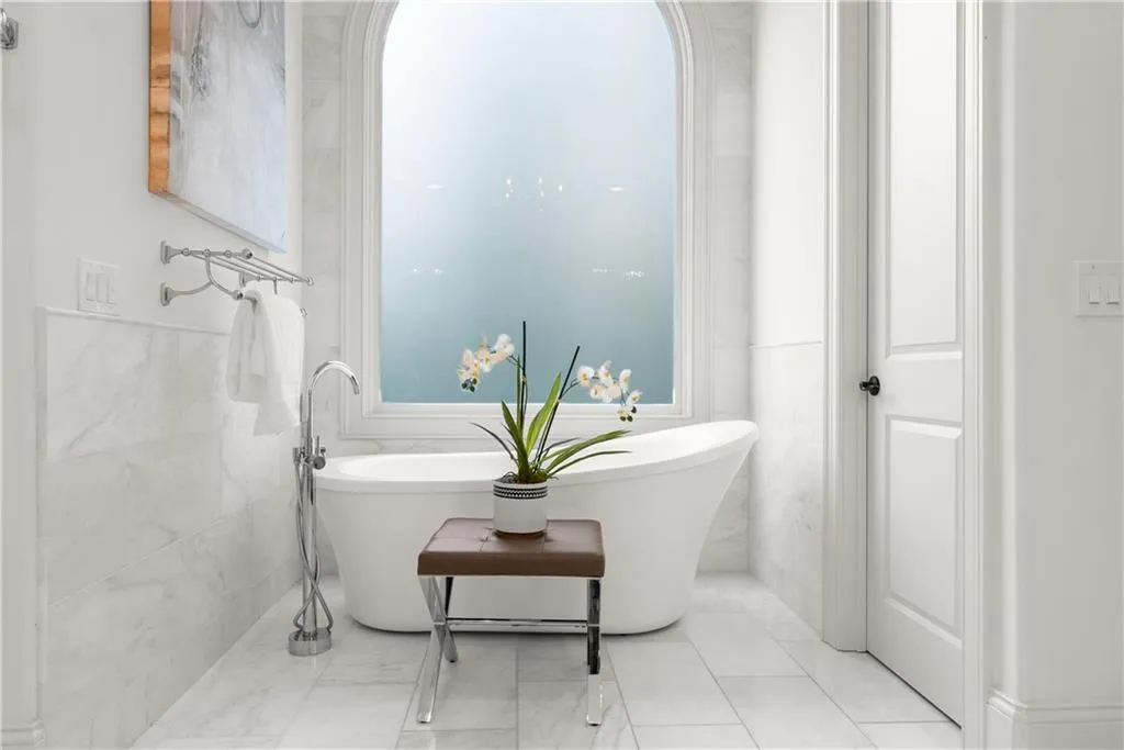 210 Rivermere Way, Sandy Springs, Georgia 30350, 6 Bedrooms Bedrooms, ,5 BathroomsBathrooms,Residential,Sold,210 Rivermere Way,7453388