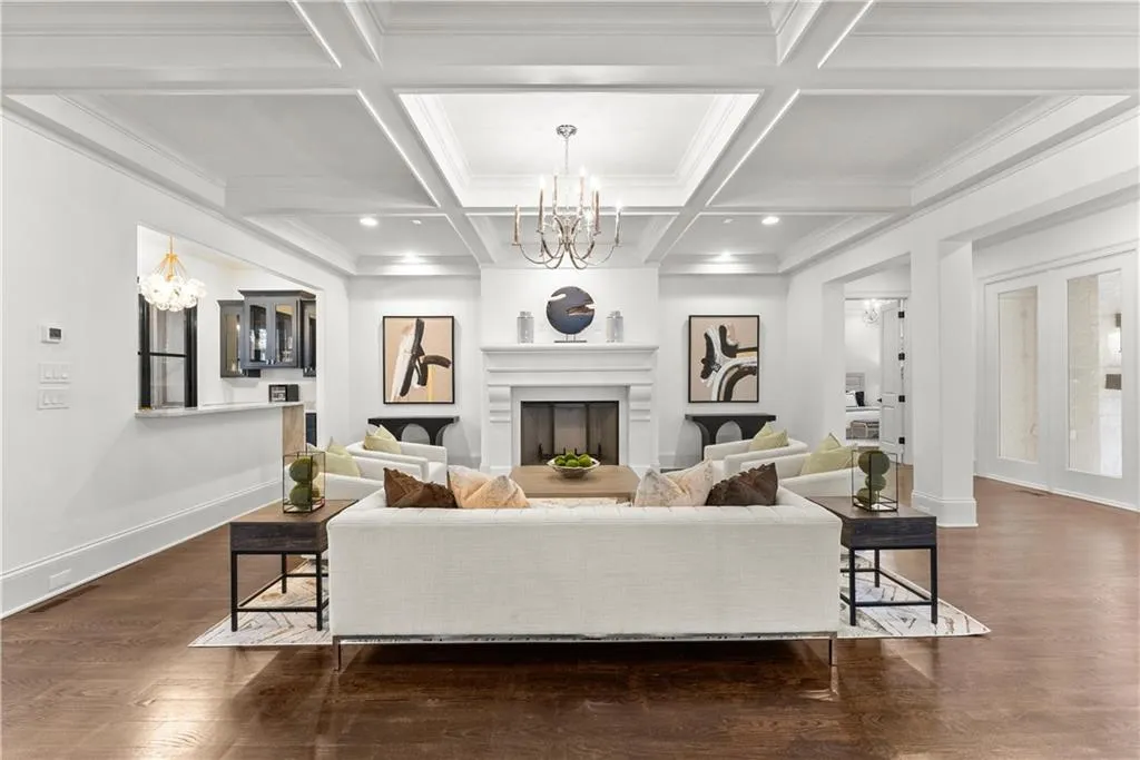 210 Rivermere Way, Sandy Springs, Georgia 30350, 6 Bedrooms Bedrooms, ,5 BathroomsBathrooms,Residential,Sold,210 Rivermere Way,7453388