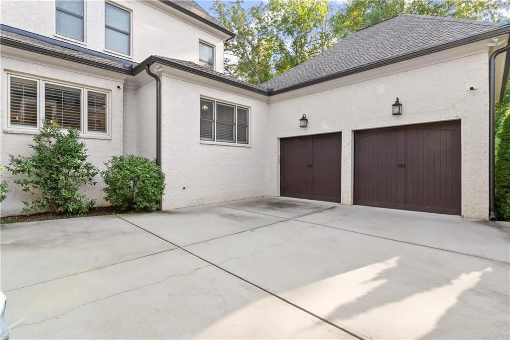 210 Rivermere Way, Sandy Springs, Georgia 30350, 6 Bedrooms Bedrooms, ,5 BathroomsBathrooms,Residential,Sold,210 Rivermere Way,7453388