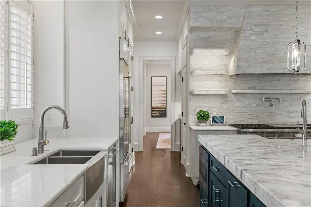 210 Rivermere Way, Sandy Springs, Georgia 30350, 6 Bedrooms Bedrooms, ,5 BathroomsBathrooms,Residential,Sold,210 Rivermere Way,7453388