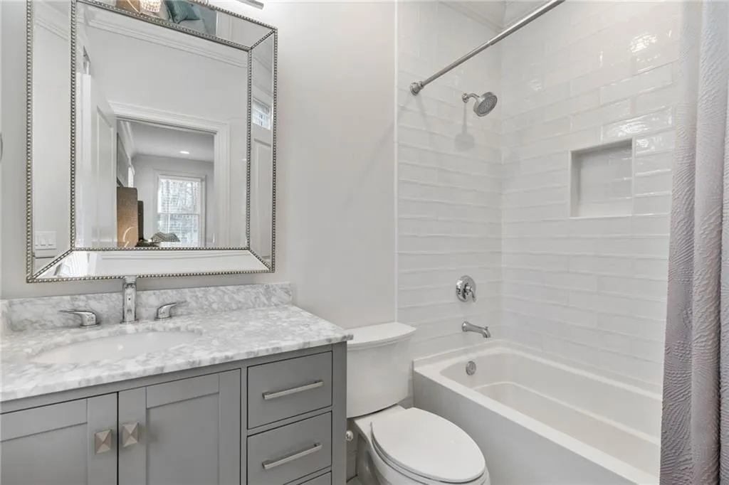 210 Rivermere Way, Sandy Springs, Georgia 30350, 6 Bedrooms Bedrooms, ,5 BathroomsBathrooms,Residential,Sold,210 Rivermere Way,7453388