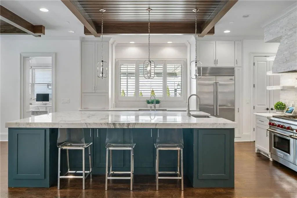 210 Rivermere Way, Sandy Springs, Georgia 30350, 6 Bedrooms Bedrooms, ,5 BathroomsBathrooms,Residential,Sold,210 Rivermere Way,7453388