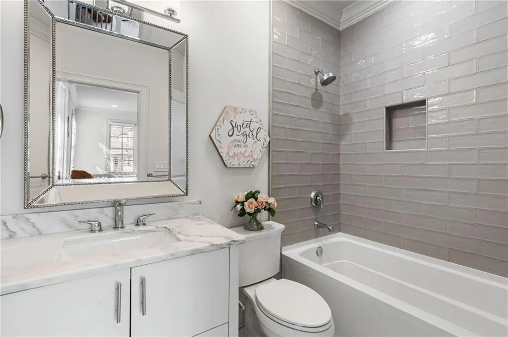 210 Rivermere Way, Sandy Springs, Georgia 30350, 6 Bedrooms Bedrooms, ,5 BathroomsBathrooms,Residential,Sold,210 Rivermere Way,7453388