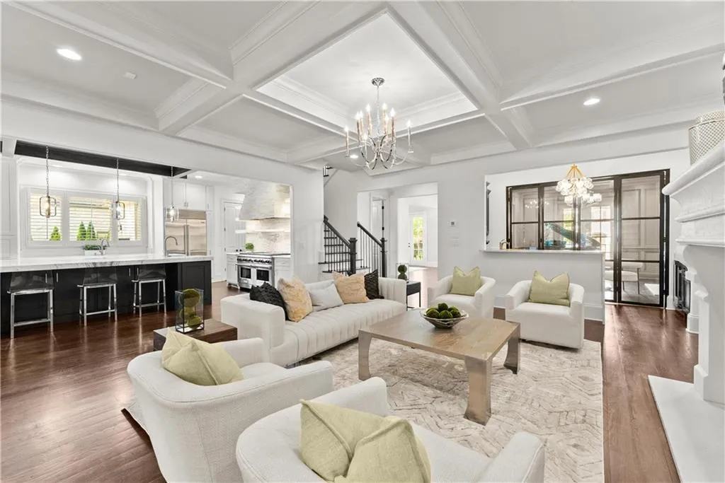 210 Rivermere Way, Sandy Springs, Georgia 30350, 6 Bedrooms Bedrooms, ,5 BathroomsBathrooms,Residential,Sold,210 Rivermere Way,7453388