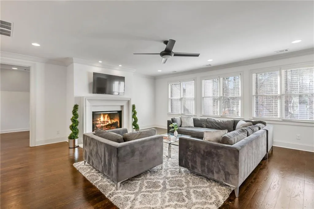 210 Rivermere Way, Sandy Springs, Georgia 30350, 6 Bedrooms Bedrooms, ,5 BathroomsBathrooms,Residential,Sold,210 Rivermere Way,7453388