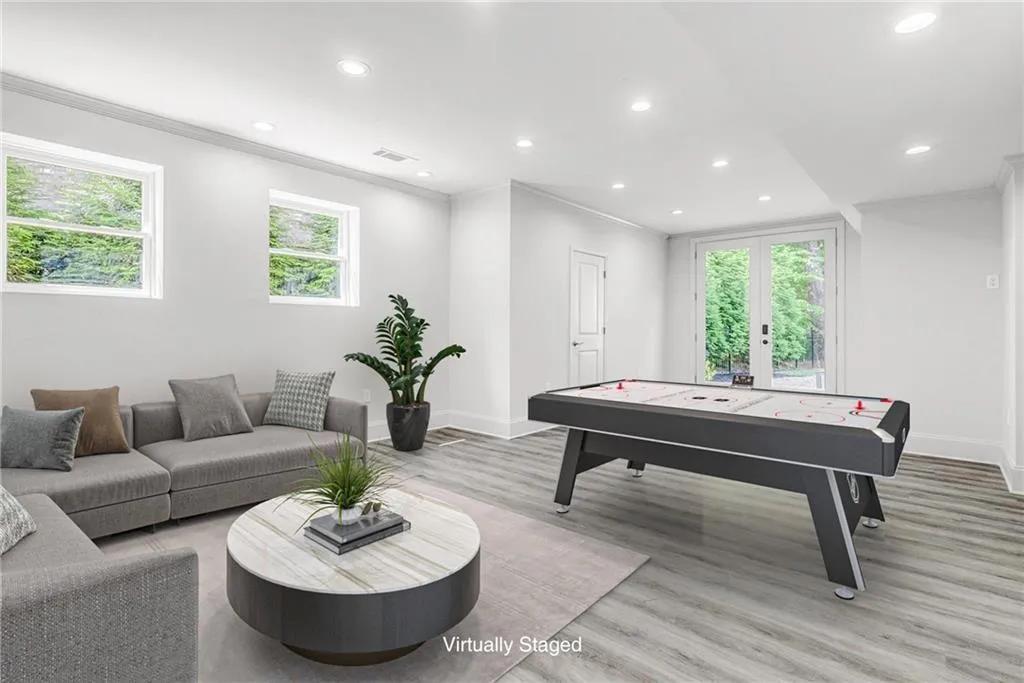 210 Rivermere Way, Sandy Springs, Georgia 30350, 6 Bedrooms Bedrooms, ,5 BathroomsBathrooms,Residential,Sold,210 Rivermere Way,7453388