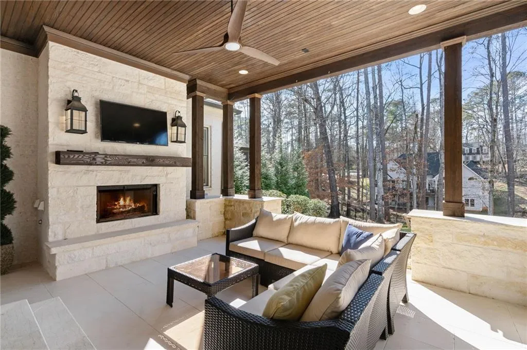 210 Rivermere Way, Sandy Springs, Georgia 30350, 6 Bedrooms Bedrooms, ,5 BathroomsBathrooms,Residential,Sold,210 Rivermere Way,7453388