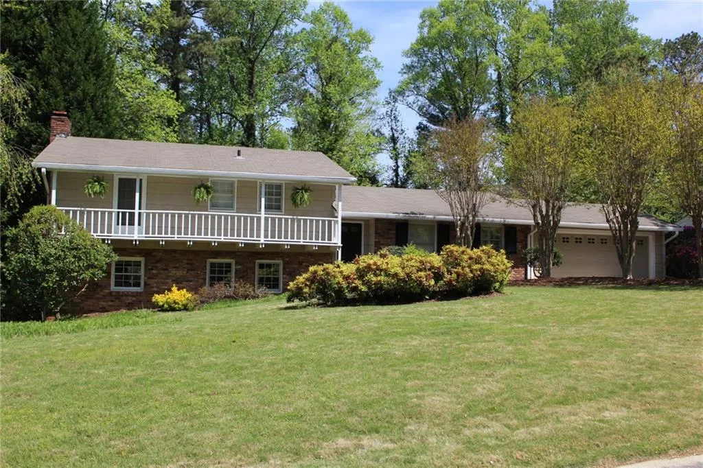 650 Amberidge Trail, Atlanta, Georgia 30328, 3 Bedrooms Bedrooms, ,3 BathroomsBathrooms,Residential,Sold,650 Amberidge Trail,5673147